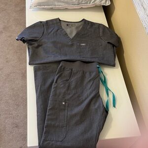 Figs Charcoal Scrub Set with Turquoise Accent
